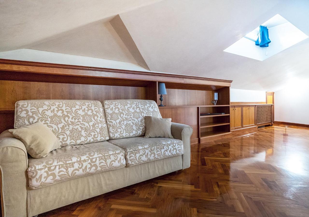 Villa Laura Cisterna di Latina Luaran gambar