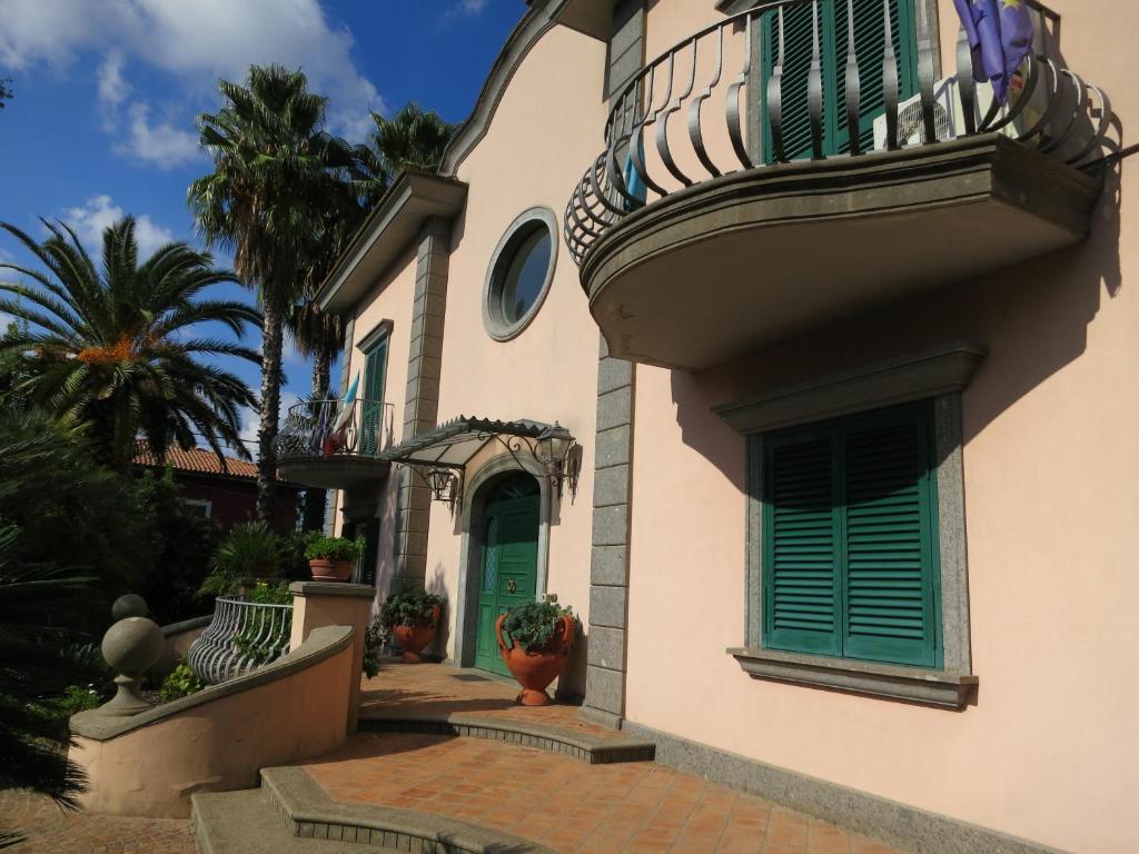 Villa Laura Cisterna di Latina Luaran gambar