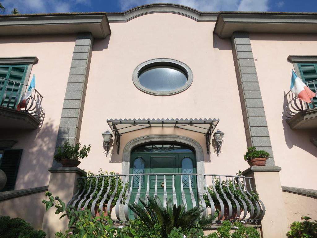 Villa Laura Cisterna di Latina Luaran gambar