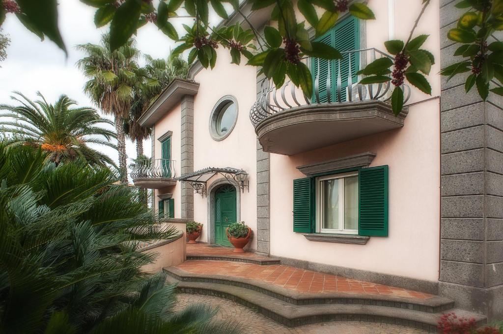 Villa Laura Cisterna di Latina Luaran gambar